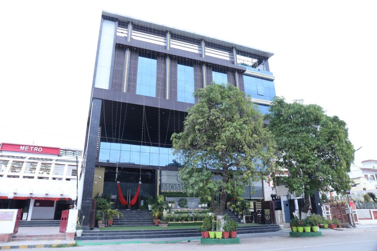 Hotel Moments Lucknow Buitenkant foto